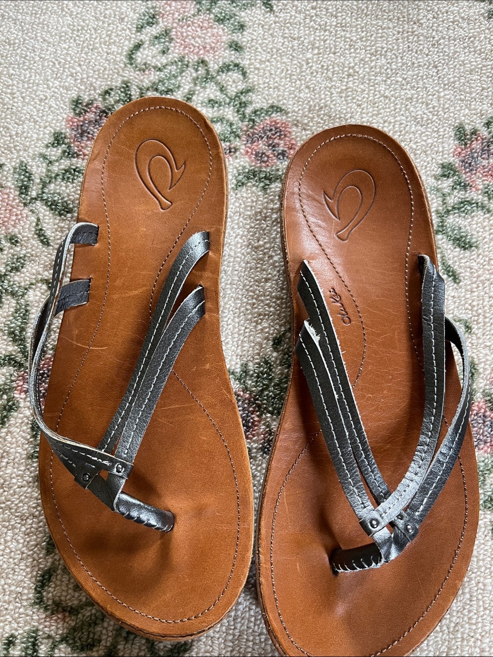 OluKai Metallic Black and Brown Leather Toe-Post Sandals